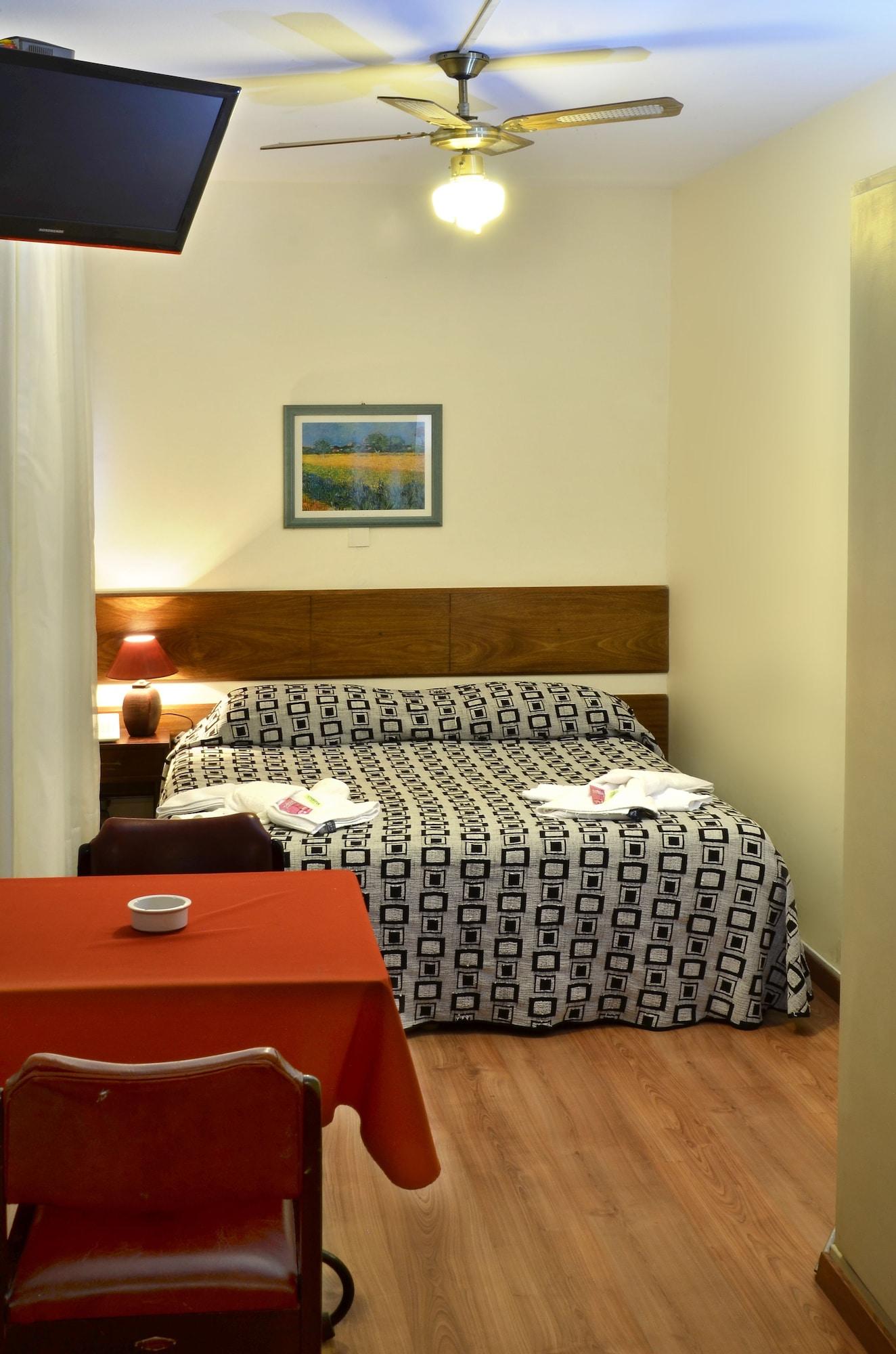 Hotel Hispano Montevideo Bagian luar foto