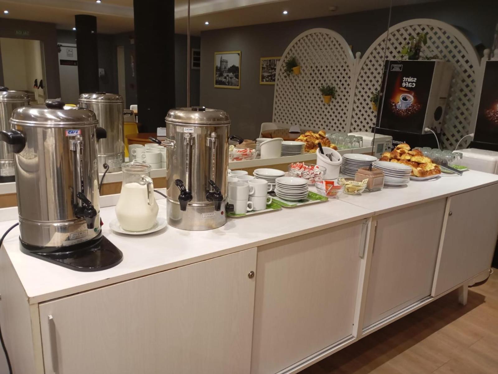 Hotel Hispano Montevideo Bagian luar foto
